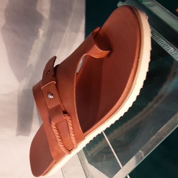 Shoes - Picture 2 of 3